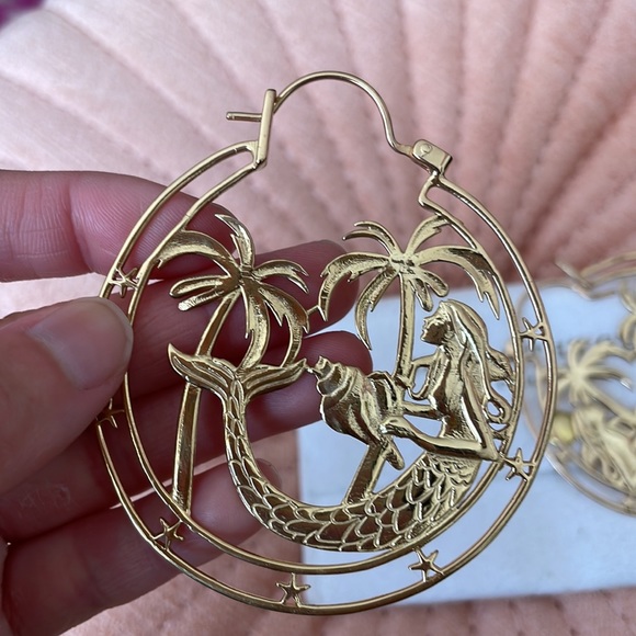 Spell and the gypsy collective ocean hoop earrings - Picture 3 of 5